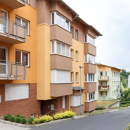 Modern With 2 Bedrooms * 卡罗维发利