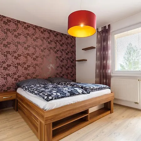 Modern With 2 Bedrooms 公寓 卡罗维发利