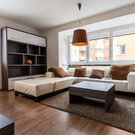 Modern With 2 Bedrooms