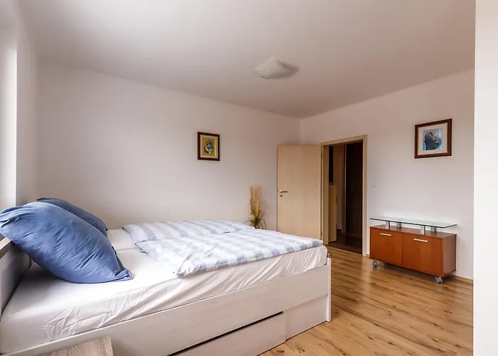 Modern With 2 Bedrooms