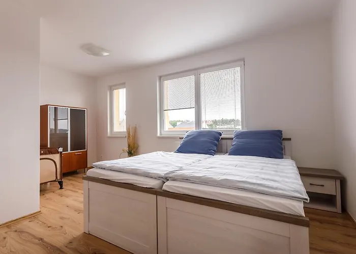Apartmán Modern With 2 Bedrooms *