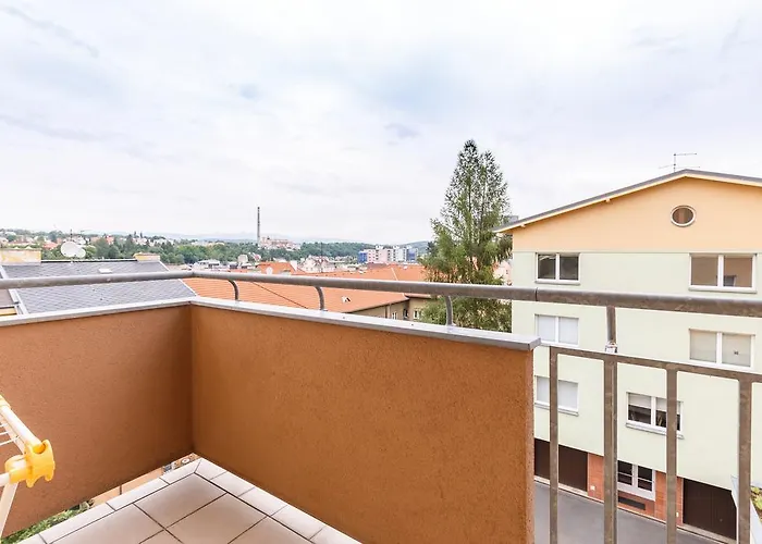 Modern With 2 Bedrooms *